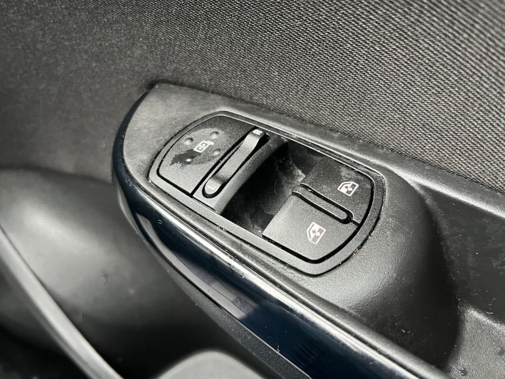 Used Vauxhall Corsa 2018 for sale - 77642424: Photo 13