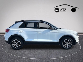 Used Volkswagen T-Roc 2018 for sale - 77693180: Photo