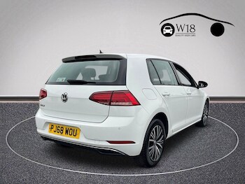Used Volkswagen Golf 2018 for sale - 76235634: Photo