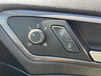 Used Volkswagen Golf 2019 for sale - 75832506: Photo