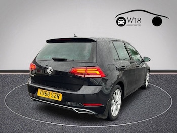 Used Volkswagen Golf 2018 for sale - 76570358: Photo