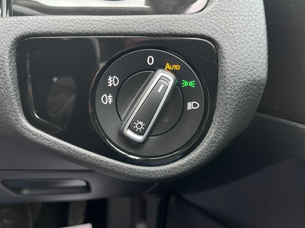 Used Volkswagen Golf 2018 for sale - 76570358: Photo 40