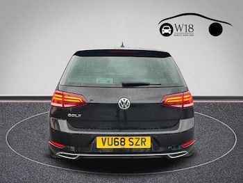 Used Volkswagen Golf 2018 for sale - 76570358: Photo