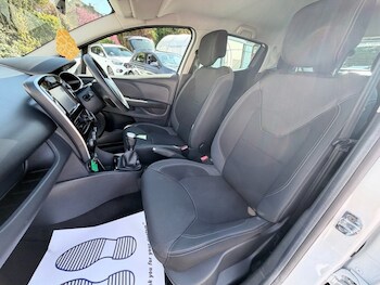 Used Renault Clio 2018 for sale - 78372619: Photo