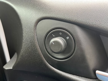 Used Vauxhall ADAM 2018 for sale - 76482002: Photo