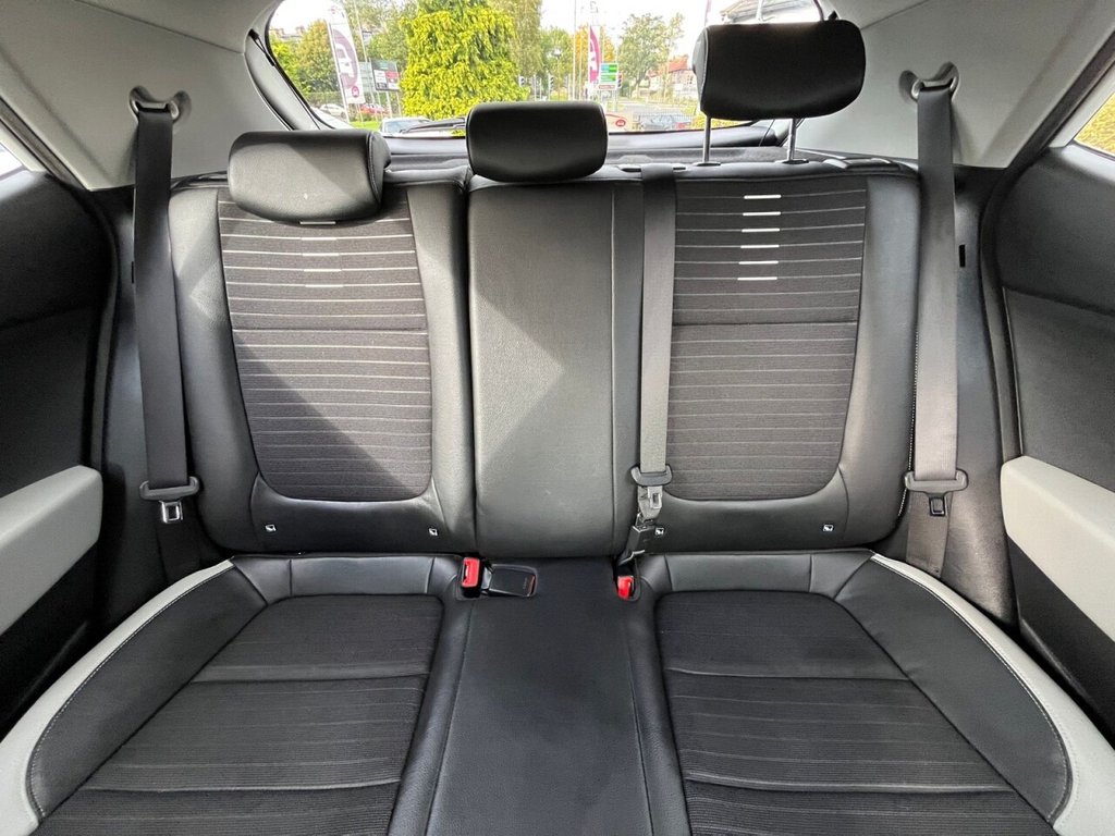 Used Kia Stonic 2018 for sale - 76147631: Photo 16