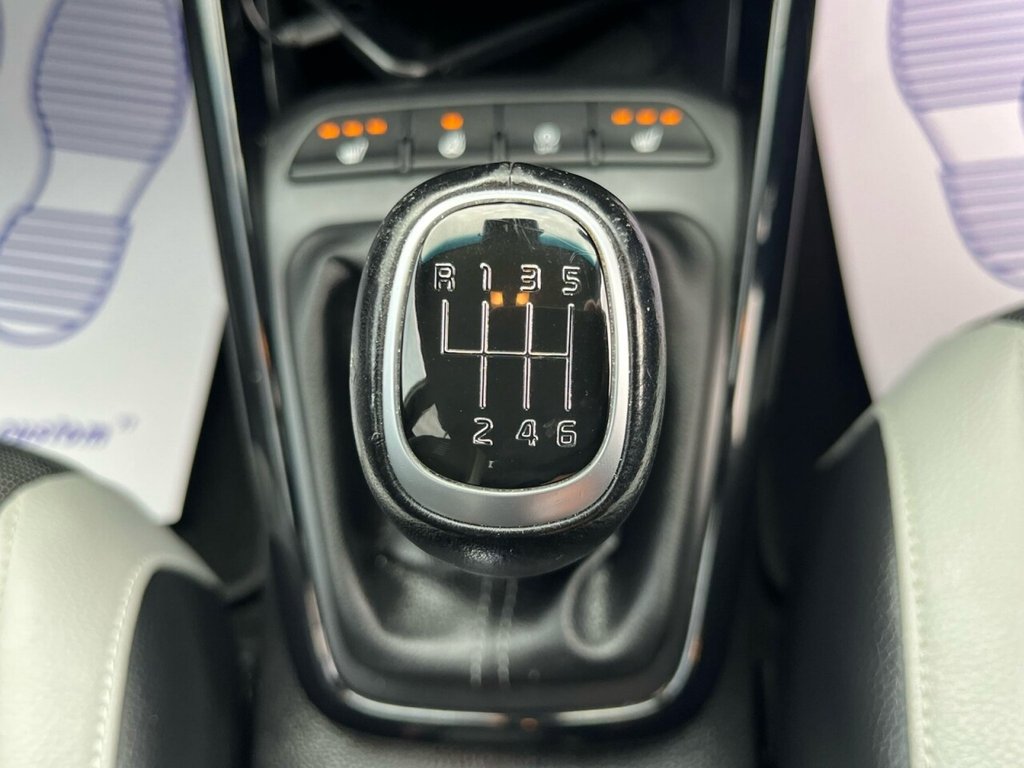 Used Kia Stonic 2018 for sale - 76147631: Photo 19