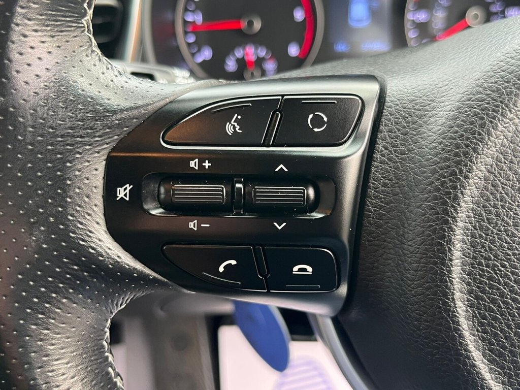Used Kia Stonic 2018 for sale - 76147631: Photo 35