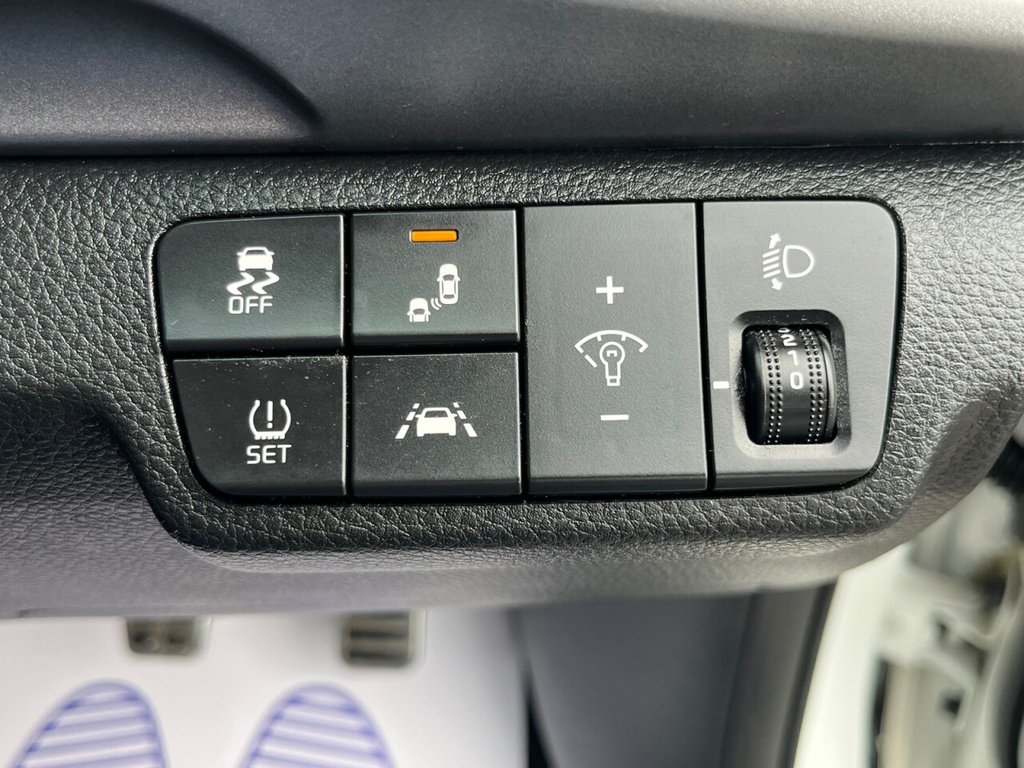 Used Kia Stonic 2018 for sale - 76147631: Photo 38