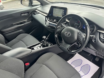 Used Toyota C-HR 2018 for sale - 78645023: Photo