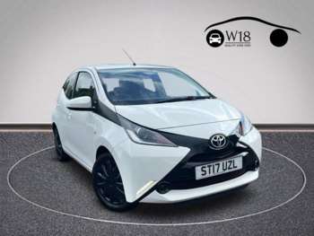 2017 (17) - 1.0 VVT-i x-play Hatchback 5dr Petrol Manual Euro 6 (68 ps)