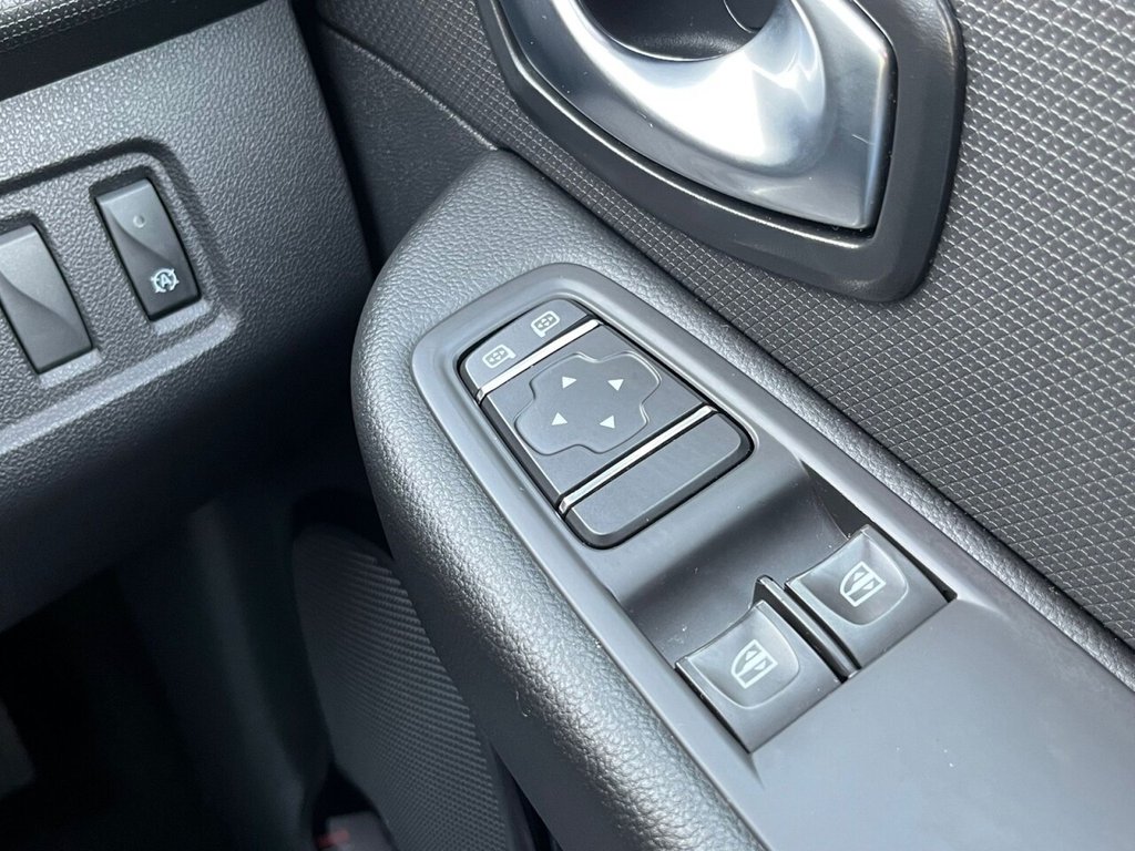 Used Renault Clio 2018 for sale - 76655394: Photo 13