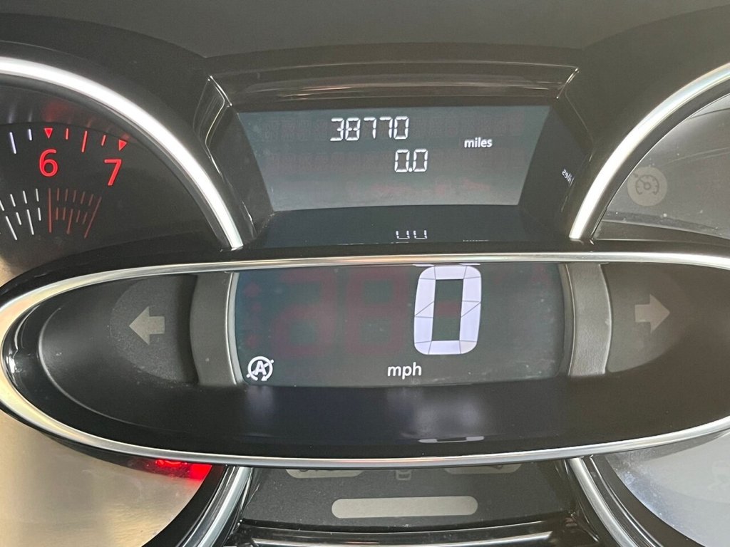 Used Renault Clio 2018 for sale - 76655394: Photo 23