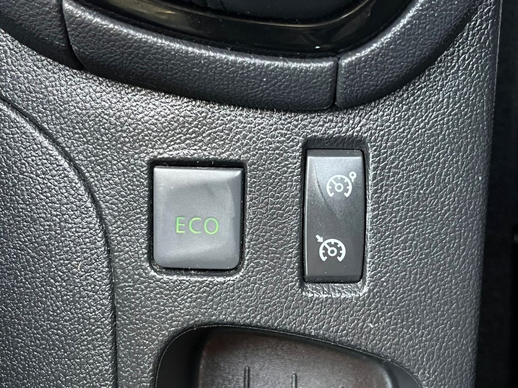 Used Renault Clio 2018 for sale - 76655394: Photo 24