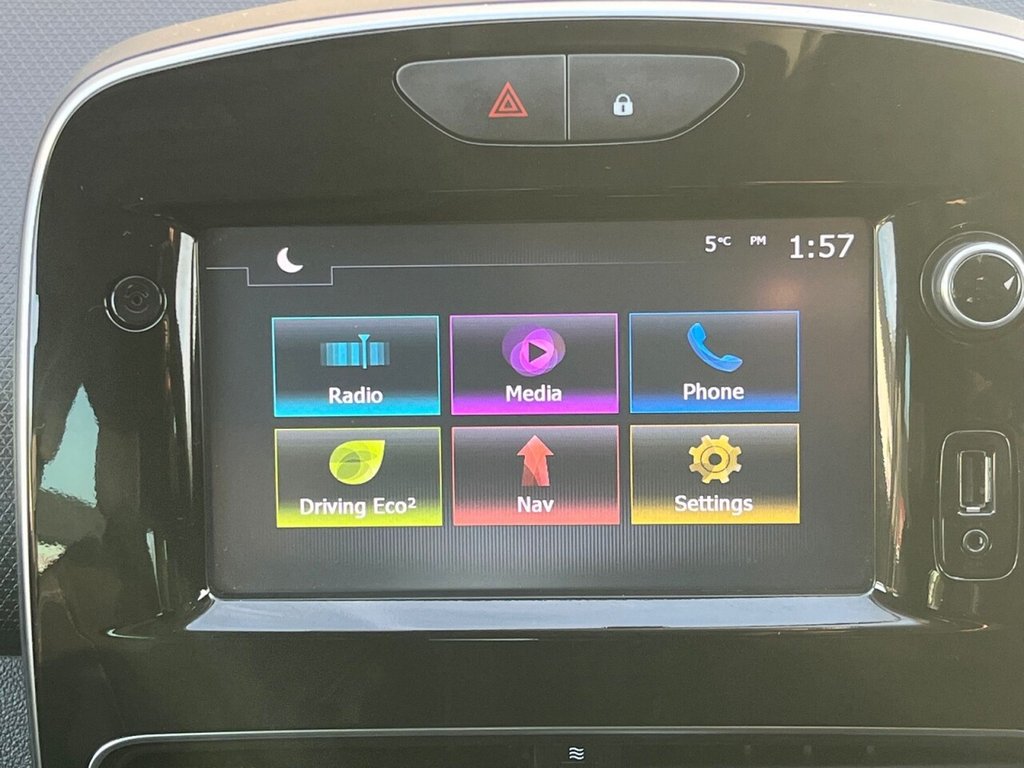 Used Renault Clio 2018 for sale - 76655394: Photo 27