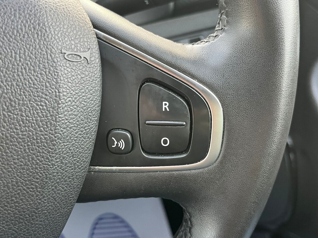 Used Renault Clio 2018 for sale - 76655394: Photo 31