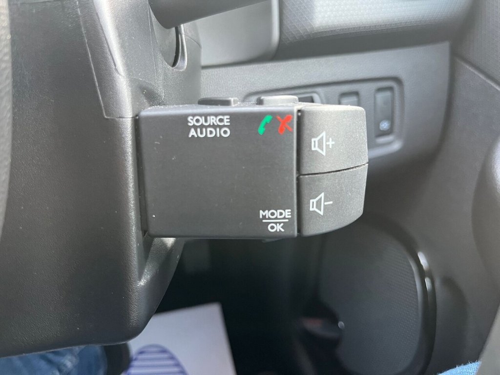 Used Renault Clio 2018 for sale - 76655394: Photo 33