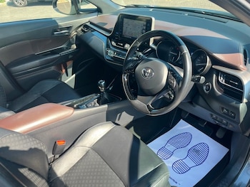 Used Toyota C-HR 2018 for sale - 79155487: Photo