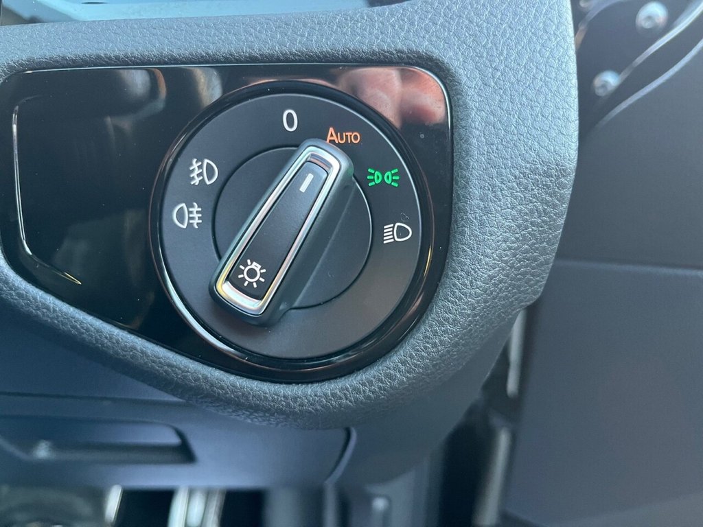 Used Volkswagen Golf 2019 for sale - 76655435: Photo 38