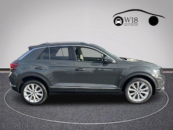 Used Volkswagen T-Roc 2020 for sale - 76496899: Photo