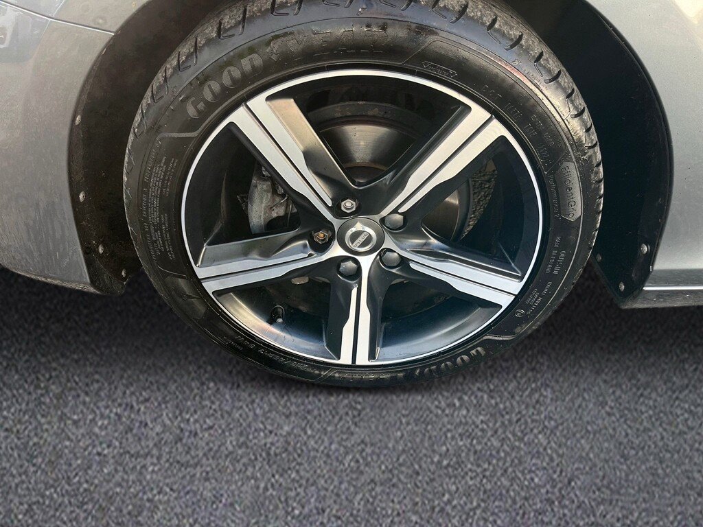 Used Volvo V40 2018 for sale - 76356927: Photo 11