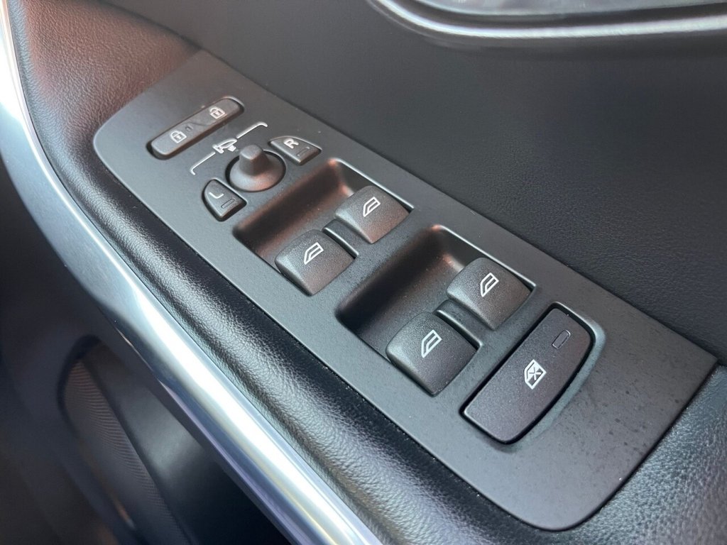 Used Volvo V40 2018 for sale - 76356927: Photo 13