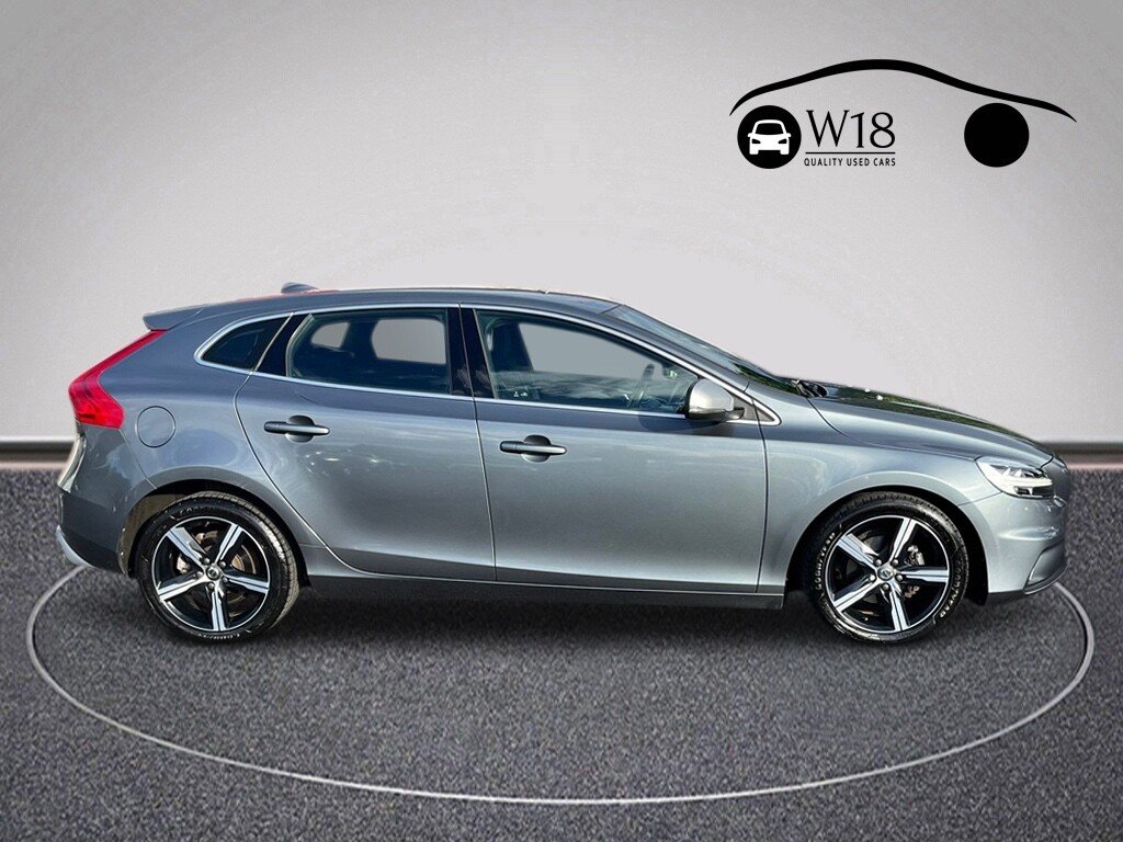 Used Volvo V40 2018 for sale - 76356927: Photo 2