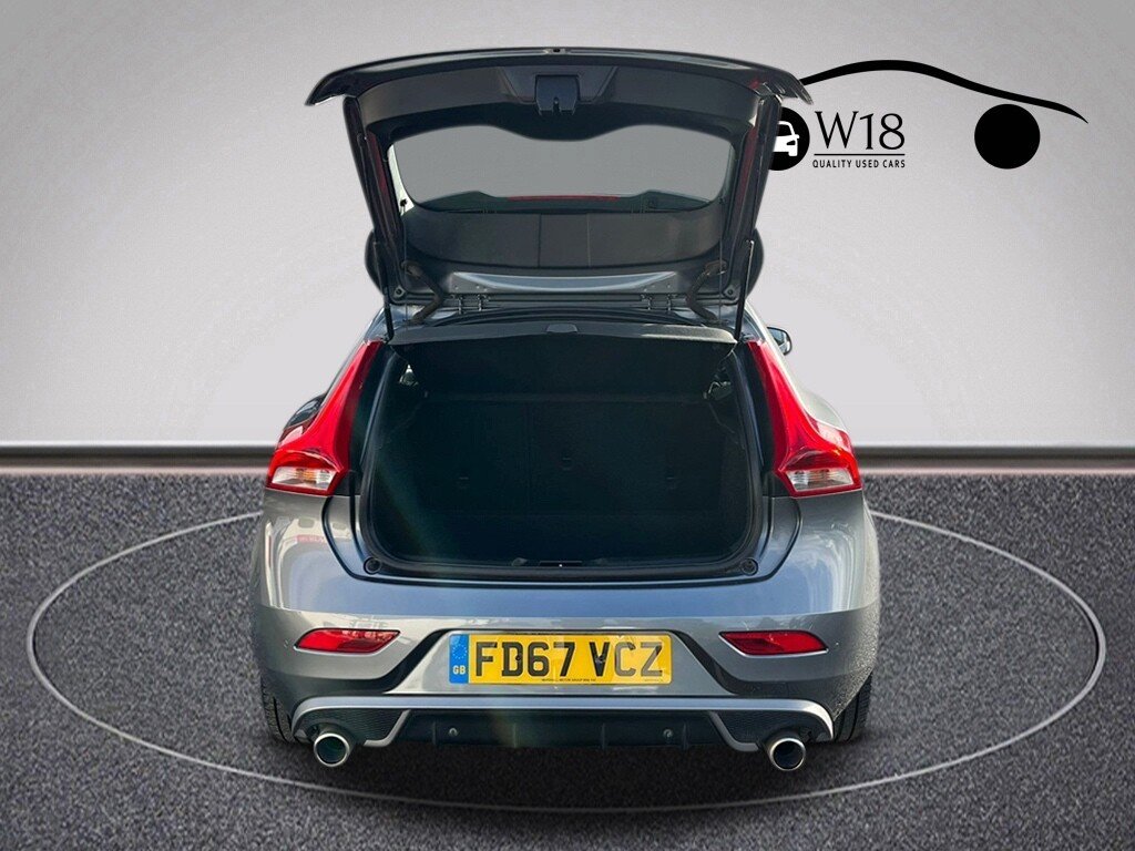 Used Volvo V40 2018 for sale - 76356927: Photo 5