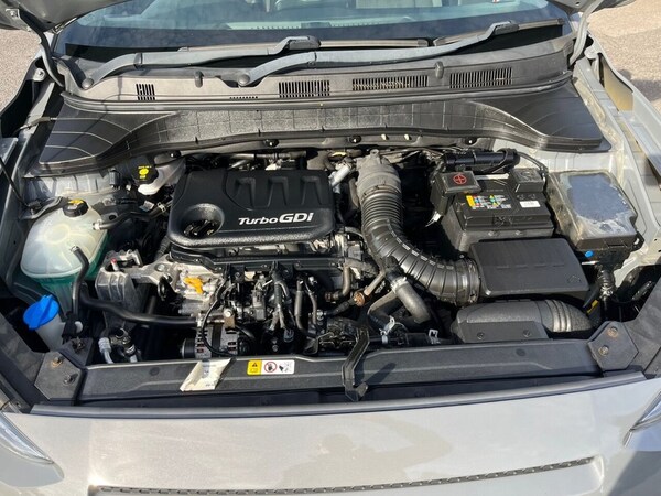 Used Hyundai KONA 2018 for sale - 76235805: Photo 2