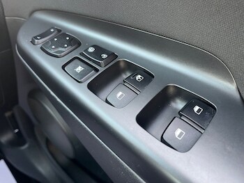 Used Hyundai KONA 2018 for sale - 76235805: Photo 4