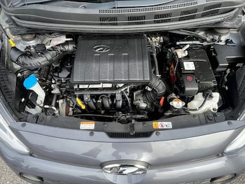 Used Hyundai i10 2017 for sale - 78030436: Photo