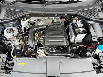 Used Volkswagen T-Roc 2018 for sale - 78256920: Photo