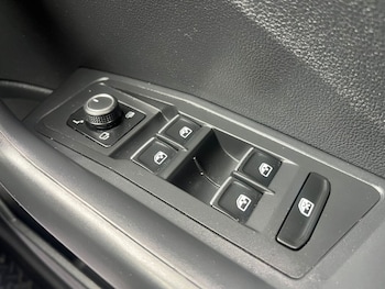 Used Volkswagen T-Roc 2018 for sale - 78256920: Photo