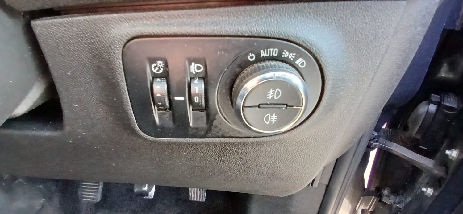 Used Vauxhall Corsa 2016 for sale - 76707210: Photo 12