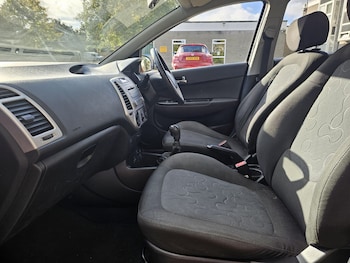 Used Hyundai i20 2011 for sale - 76366616: Photo