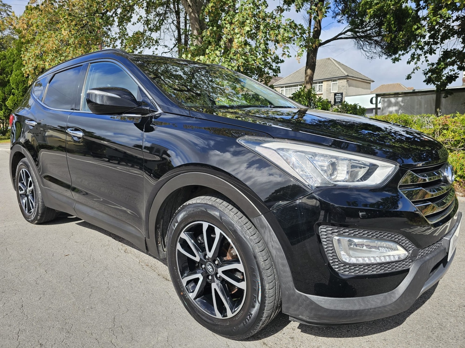 Used Hyundai Santa Fe 2014 for sale - 76663059: Photo 2