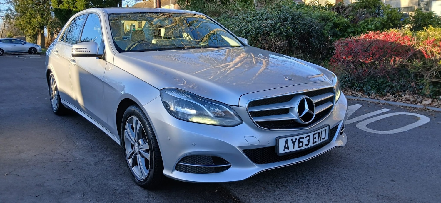 Used Mercedes-Benz E Class 2013 for sale - 77115930: Photo 2