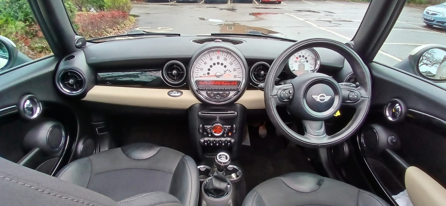 Used MINI Convertible 2012 for sale - 76960319: Photo 16