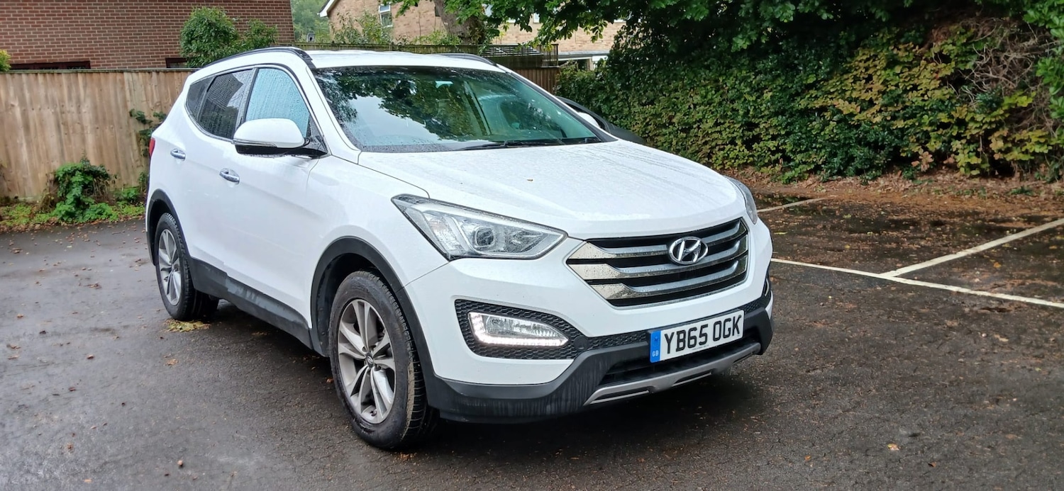 Used Hyundai Santa Fe 2015 for sale - 76017902: Photo 1