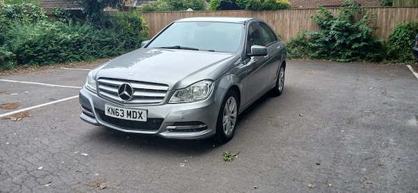 Used Mercedes-Benz C Class 2013 for sale - 74634623: Photo 2