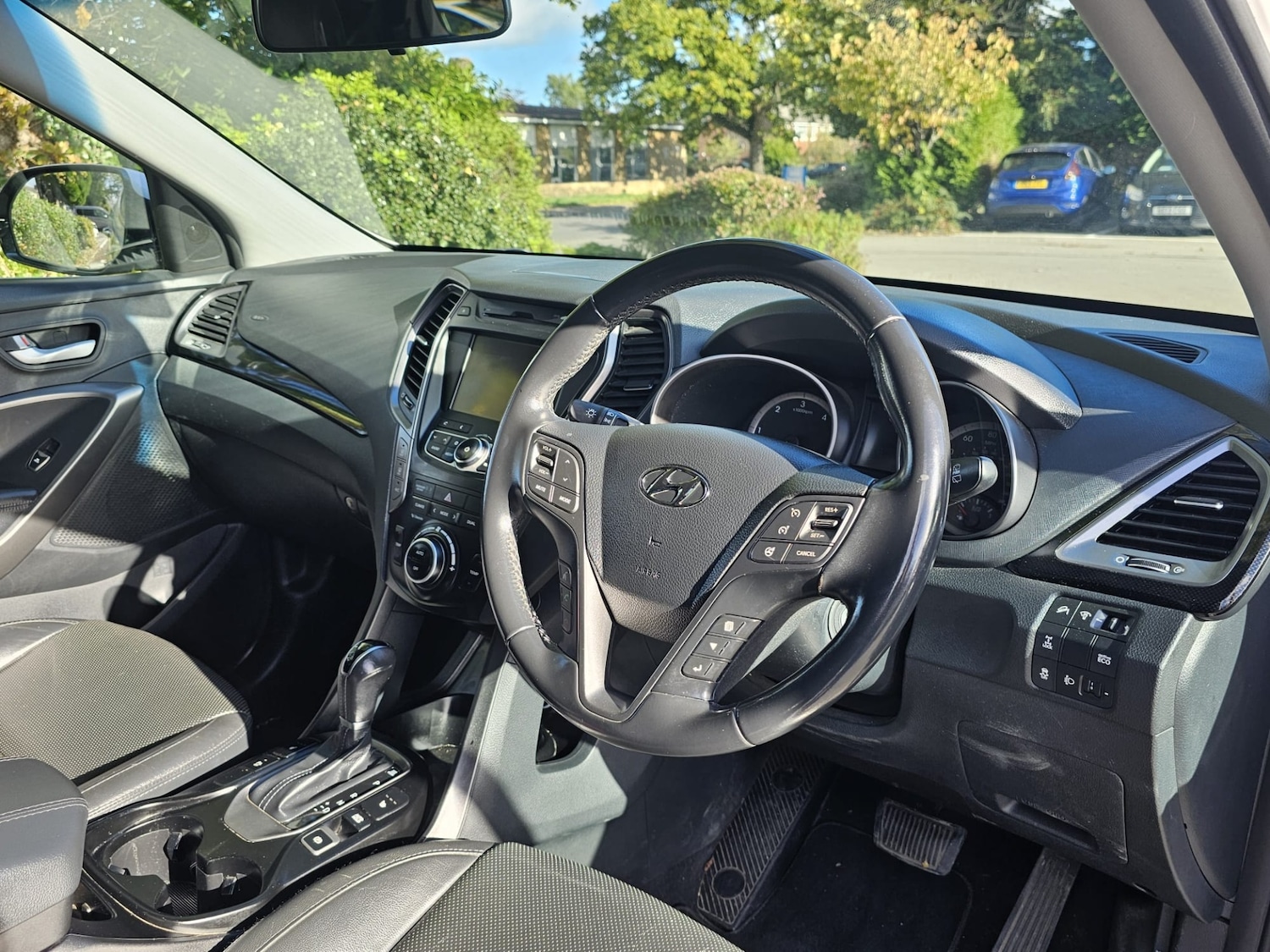 Used Hyundai Santa Fe 2015 for sale - 76366970: Photo 12