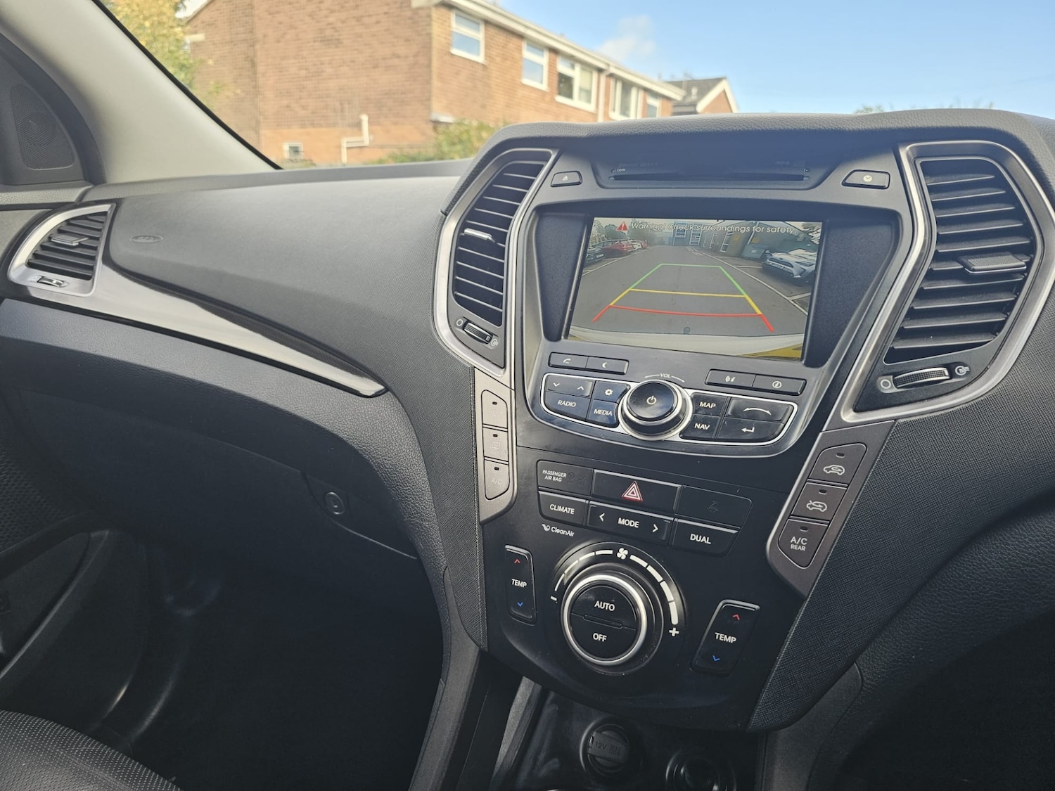 Used Hyundai Santa Fe 2015 for sale - 76366970: Photo 15