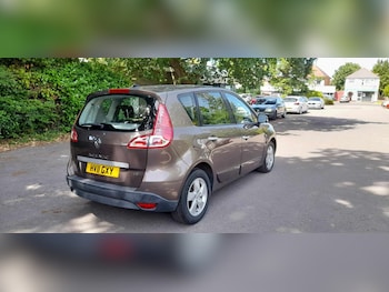 Used Renault Scenic 2011 for sale - 75169261: Photo