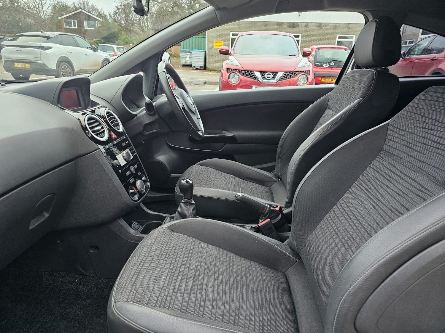 Used Vauxhall Corsa 2014 for sale - 76947245: Photo 2