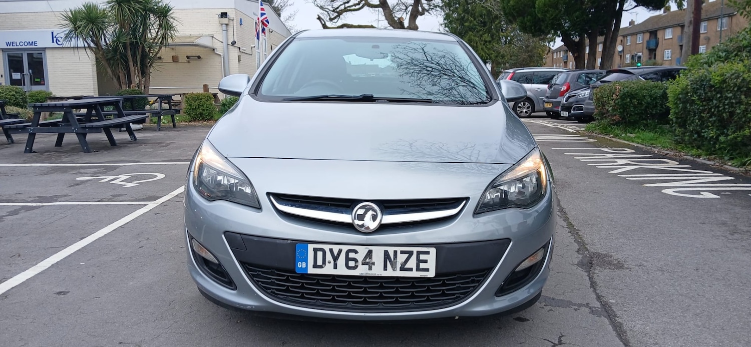 Used Vauxhall Astra 2014 for sale - 77916457: Photo 2