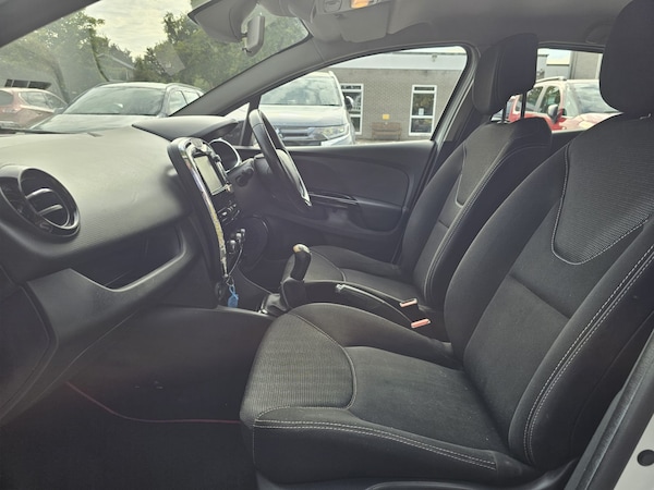 Used Renault Clio 2014 for sale - 76131236: Photo 2