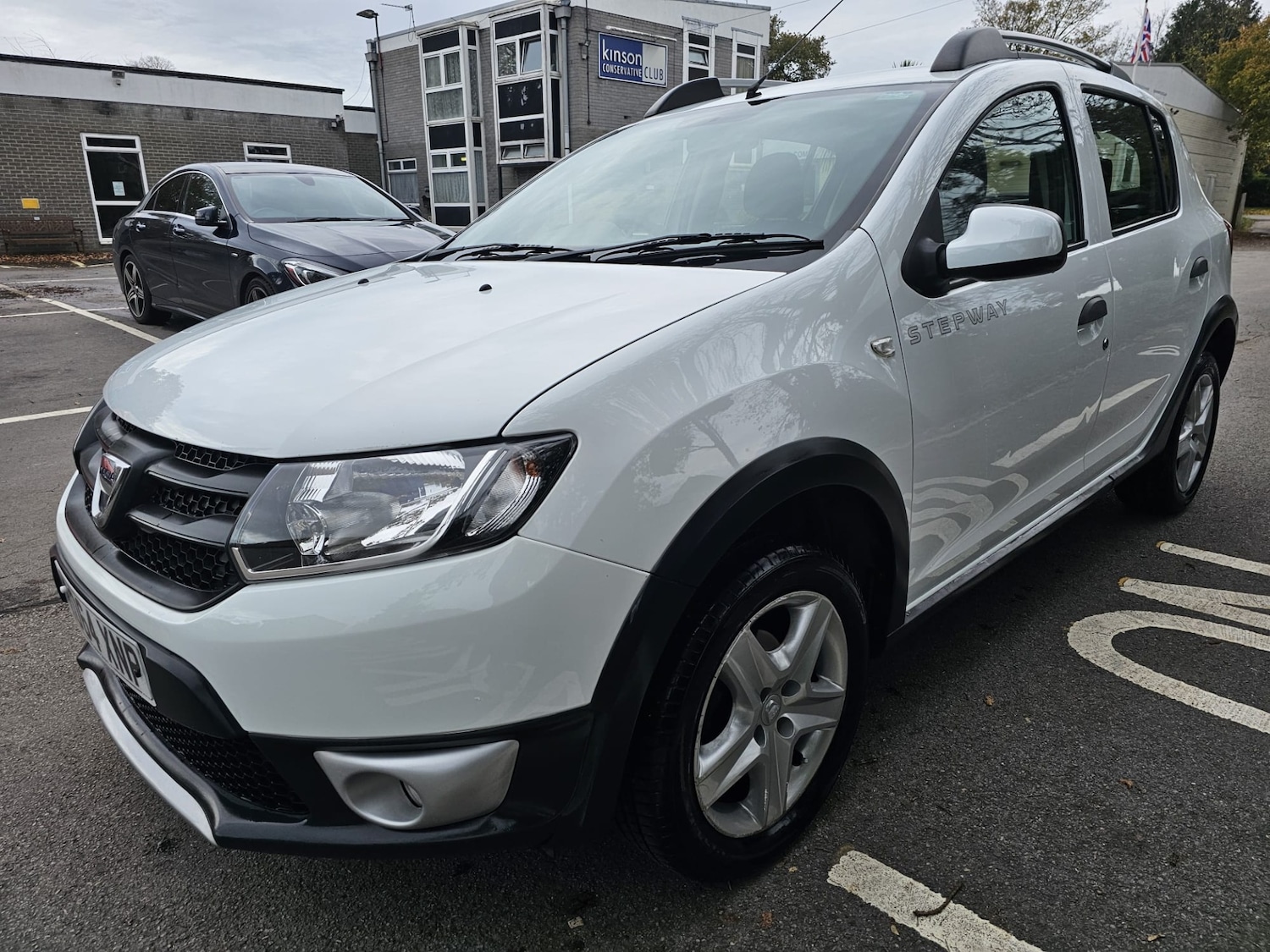 Used Dacia Sandero Stepway 2014 for sale - 76588396: Photo 2