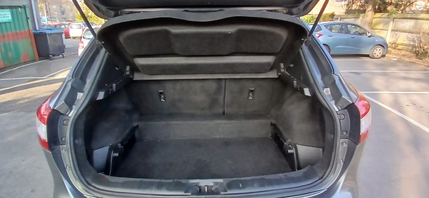 Used Nissan Qashqai 2015 for sale - 77896164: Photo 17