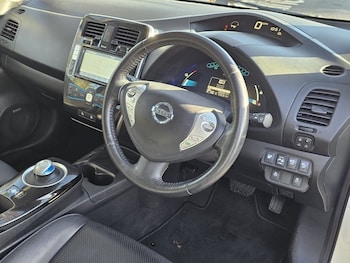 Used Nissan Leaf 2017 for sale - 76946976: Photo