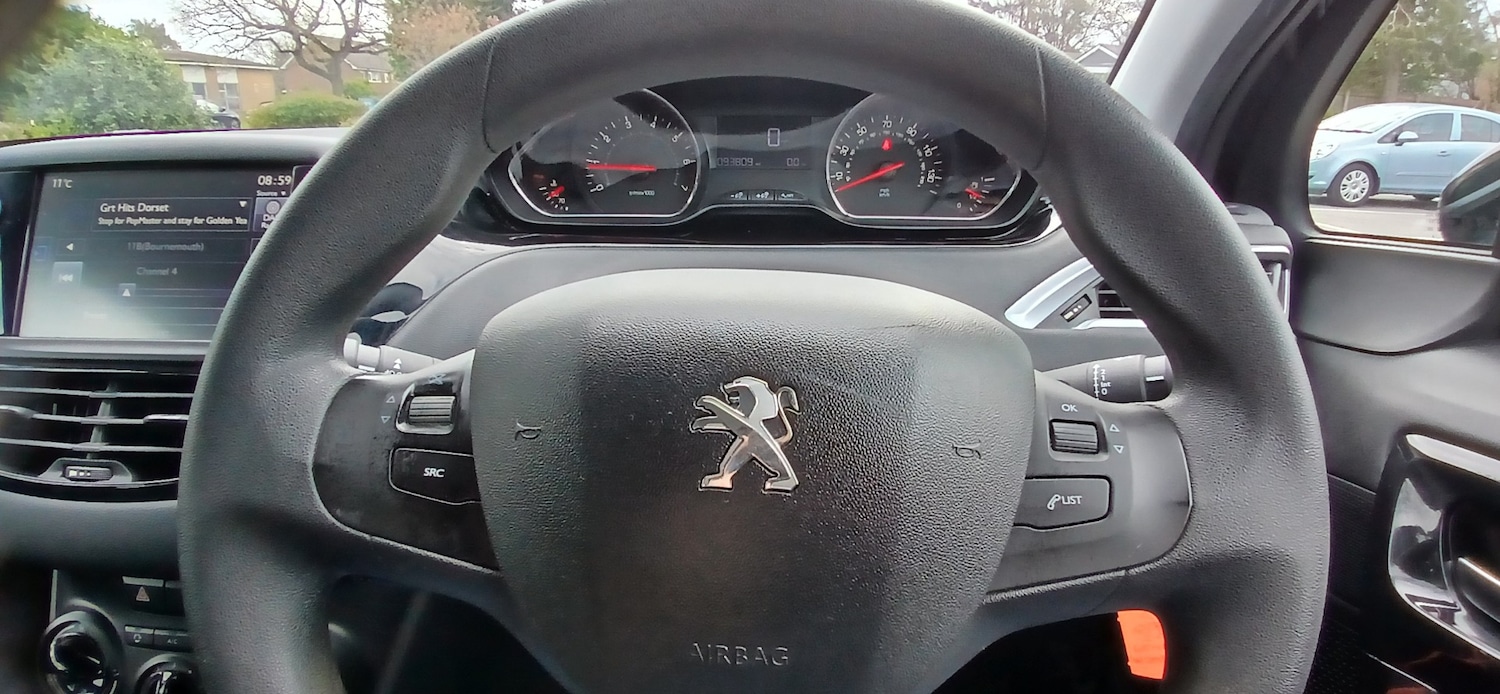 Used Peugeot 208 2014 for sale - 78091784: Photo 10